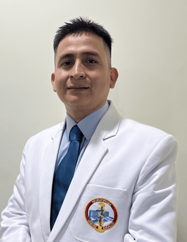 El Dr. David Tafur, médico neurocirujano, está a listo para resolver las preguntas de sus pacientes