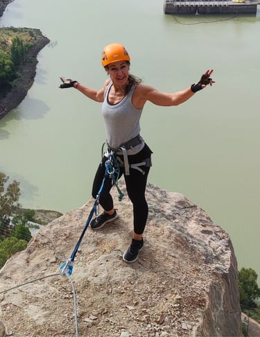 Aventurera durante la vía ferrata del Chorro