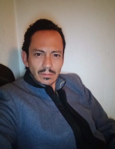 Hombre maduro que mira de frente a la cámara