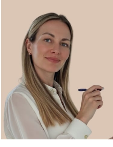 Das Gesicht einer blonden Frau.