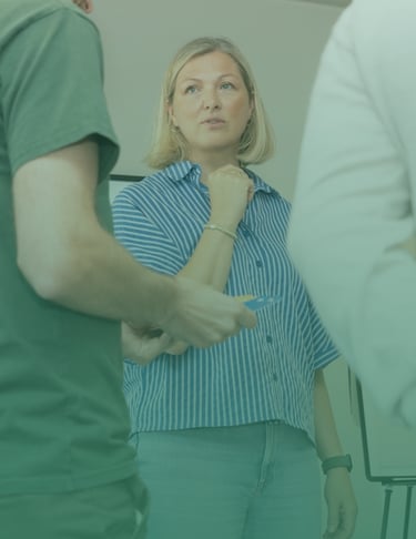 Iris Van Belleghem als teamcoach tijdens een workshop