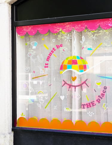 vitrine salon esthétique