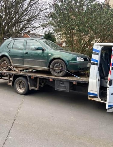 alt="Car recovery in Worcester displayed in L R Recycling gallery"