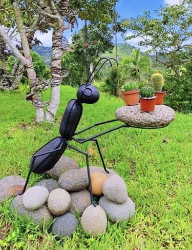 herrería minimalista hormiga