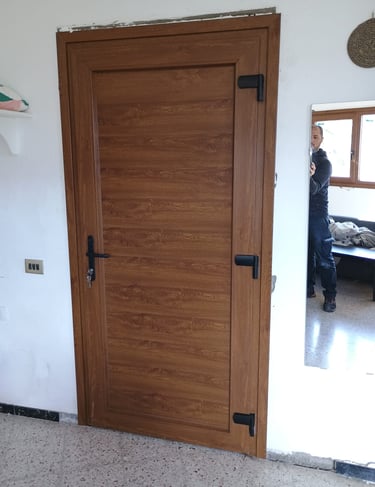 Reforma Integral de Casa de Campo con Carpintería PVC Efecto Madera 