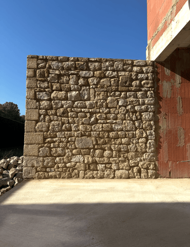 mur-en-pierre-uzes.jpg