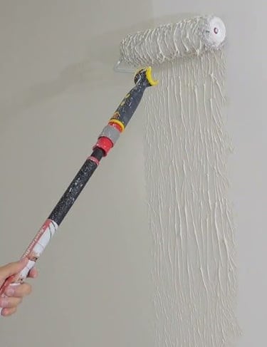 enduit de lissage, application rouleau, mur intérieur, préparation peinture, rénovation