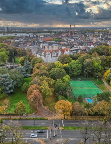 Luftaufnahme Drohnenbild Köln Rheinauhafen mit Blick ins belgische Viertel