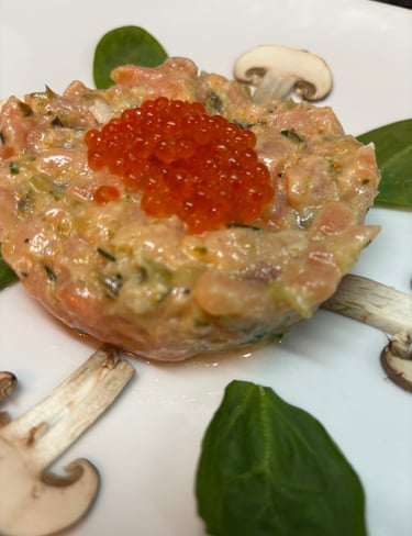 Tartare de saumon, une entrée fraiche chez Marmite & Papillote, cuisine conviviale