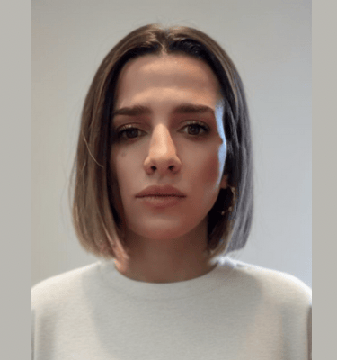 a woman with a white shirt and a white shirt