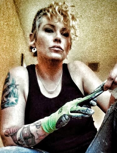 Lauren Janzen Interior Painter and Handy-Gal Profile Picture