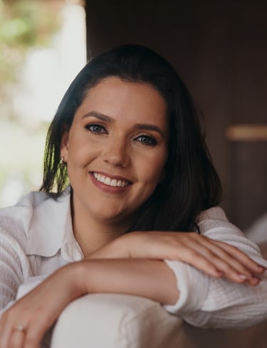 Dra. Larissa Fernandes,  responsável técnica da Mabela Odontologia, em retrato em Alphaville Barueri