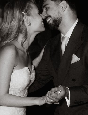 bester hochzeitsfotograf für natürliche warme hochzeitsfotos in wiener neustadt sophie sara fotografie gute bewertungen b&w 