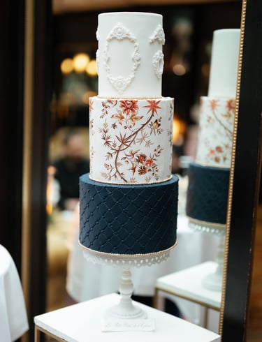 luxury wedding cake during a wedding in paris