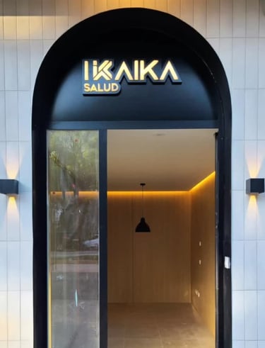 Entrada principal de la clínica Ikaika Salud en Albacete.