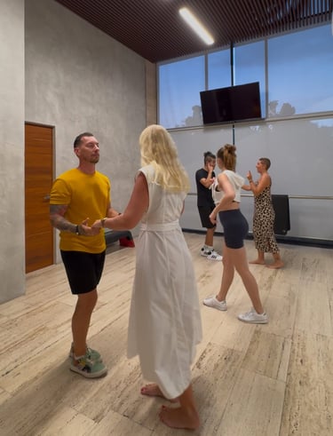 Small group bachata class in Playa del Carmen México