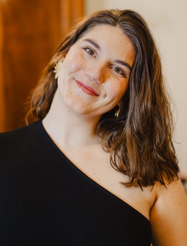 Une photo d'une fille qui est photographe de mariage à bordeaux