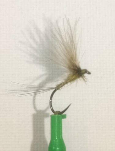 Montage d'une mouche de pêche de type Mouche de mai