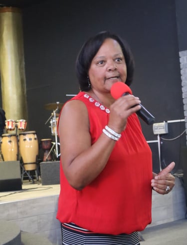 Pastor Fiona