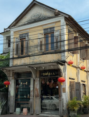 หน้าตึกยงคังคาเฟ่ อาคารประวัติศาสตร์ 100 ปี เมืองเก่านครศรีธรรมราช