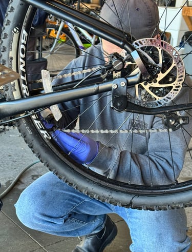 Biek chain being oiled