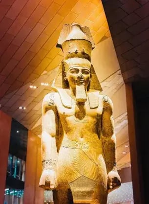 Ramsese Statue