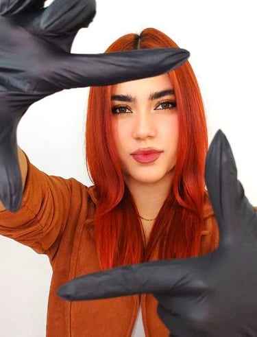 Maki, especialista en cuidado capilar en Namabi, salón de belleza en Sopó