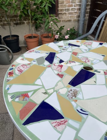Boligindretning med farver I Mosaik havebord, diy