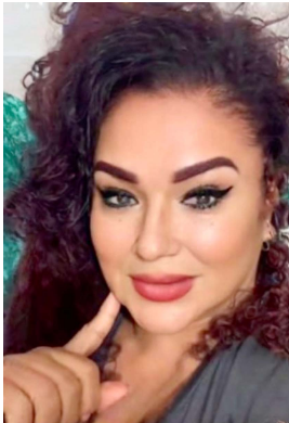 Tarotista profesional especializada en tarot y videncia por teléfono en Estados Unidos.