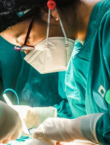 Dra. Lilyan-Marissel - Cirugía-Plástica-y-Estética-sala-operaciones-controno-corporal
