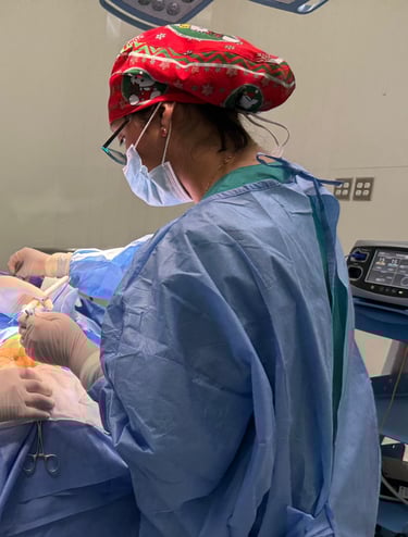 Dra. Lilyan-Marissel - Cirugía-Plástica-y-Estética-sala-operaciones-rejuvenecimiento-facial