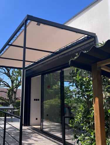 pergola avec toile tendu réalisé à ruy montceau