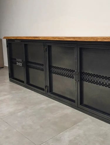 buffet acier bois réalisé en atelier de métallerie à bourgoin jallieu
