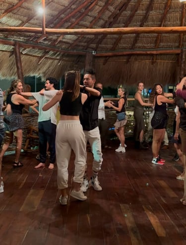 Bachata class group in Playa del Carmen