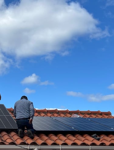 montagem paneis fotovoltaicos no fundão  solares