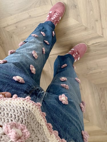 Customizar prendas con flores puff crochet