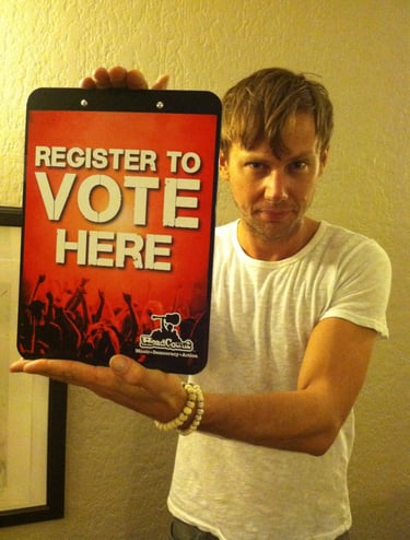 Celebrities use Facebook and Twitter to register voters