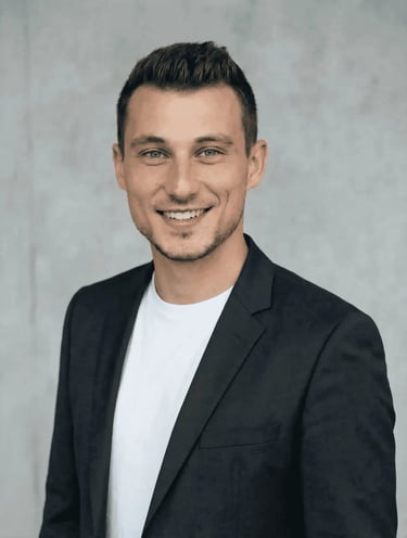 Roman Toponar, Immobilienmakler bei Reidelbach Immobilien, Ansprechpartner für den Immobilienverkauf in Fürth und Umgebung