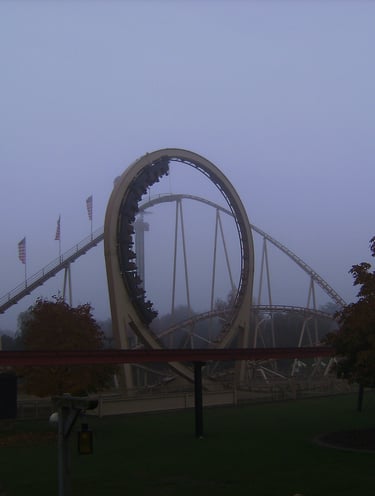Looping star in de mist attractiepark slagharen 2007