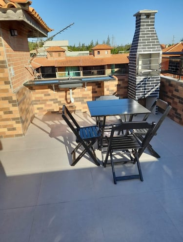 TRIPLEX 2 QUARTOS COM VARANDA