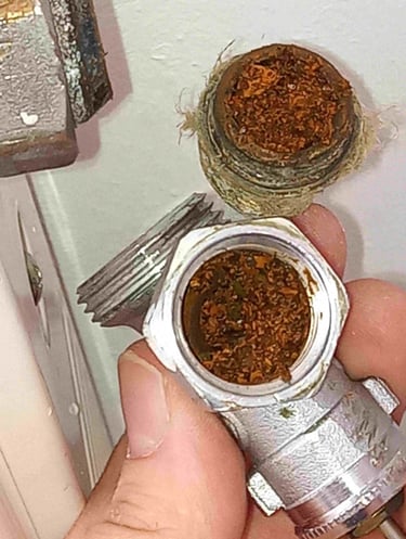 Robinet de radiateur ne chauffe pas car saturé en boue