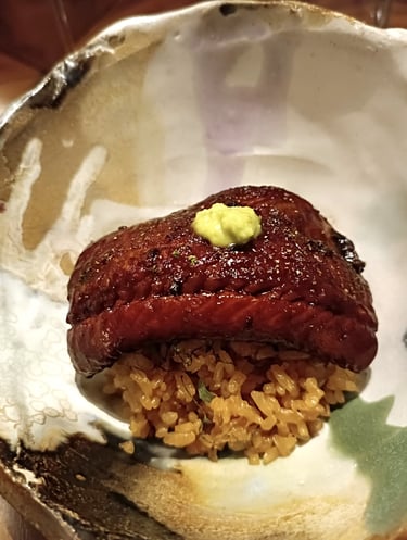 Anguilla laccata servita su riso al ristorante Nobuya Milano