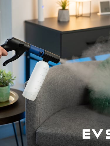 Profesjonalna dezynfekcja przestrzenna i sterylizacja tapicerki za pomocą mikromgły z EV SANIX. Usuwanie patogenów.