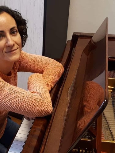 Egyedné Somogyi Hajnalka, zongora