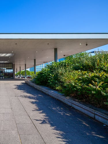 Former bus station ● Milton Keynes, UK ● Derek Yeadon - Milton Keynes Development Corporation ● 1982-1983