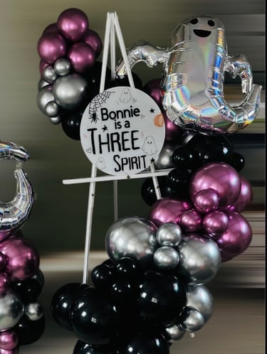 Personalised welcome easel hire with balloons display Sussex