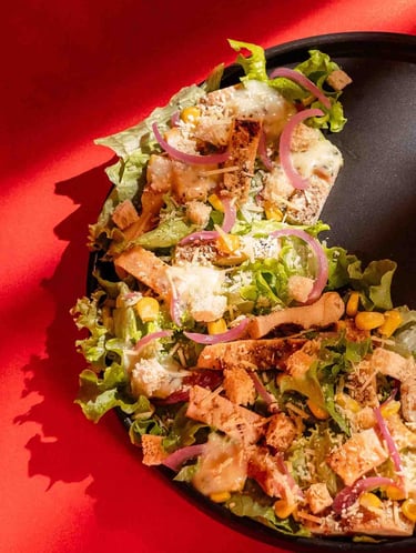 Ensalada de Pollo en Rustic la Tebaida Quindío