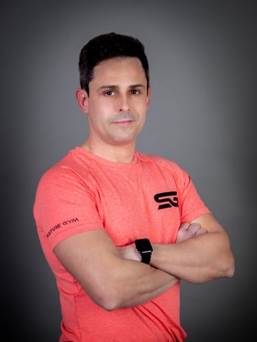 Entrenador personal online guapo y apuesto