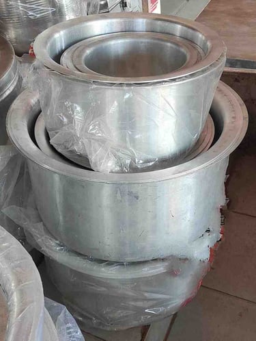 Medium capacity heavy-duty aluminum cooking pot for rice, curry and multipurpose cooking - export quality.