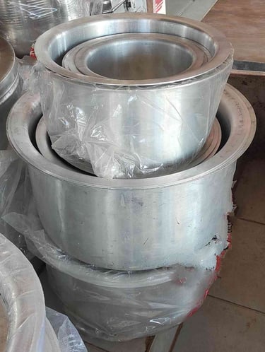 Medium capacity heavy-duty aluminum cooking pot for rice, curry and multipurpose cooking - export quality.